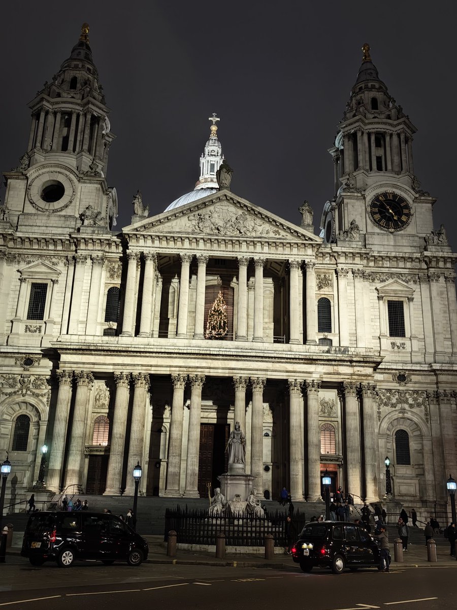 rydimer's tweet image. Mis dos peniques para el banco o para las palomas?