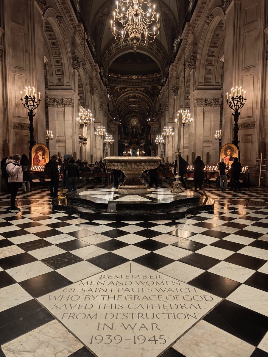 rydimer's tweet image. Mis dos peniques para el banco o para las palomas?