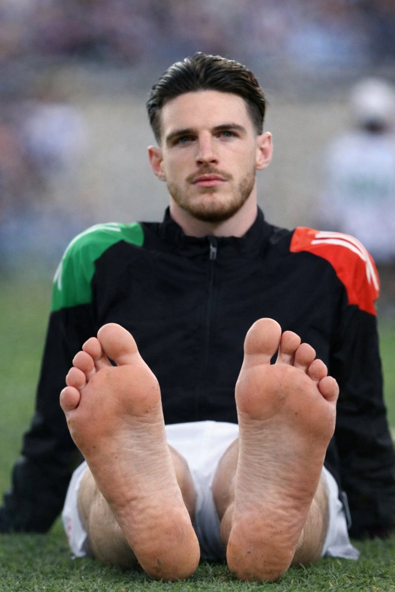 FOOTBALLERS HOT 13K ⚽🔥👣 tweet media