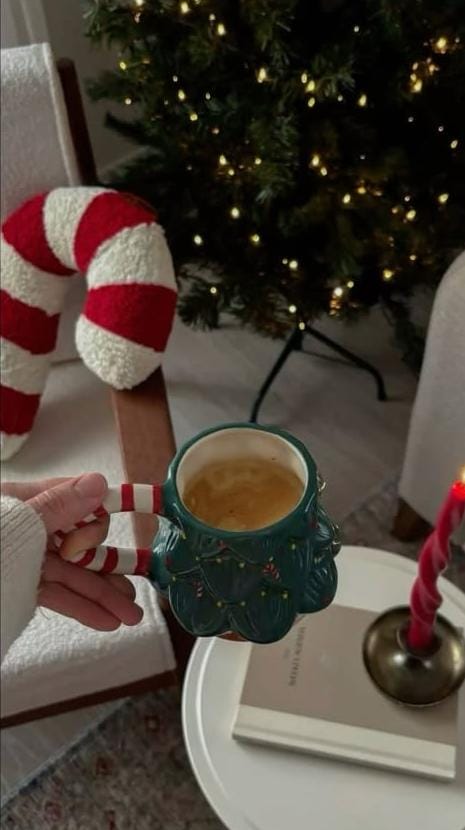 CandyCripto's tweet image. As Christmas approaches people slow down a bit.

A warm cup of coffee in hand  lights all around.

When the noise subsides, what's truly valuable becomes clearer.

@wallchain does exactly that.

It doesn't just display on chain data  it makes it meaningful and reliable. 

A quiet…