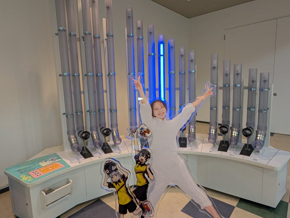 稲垣好さんと富田美憂さんのサイン色紙が大御所と同じ場所に飾られてて