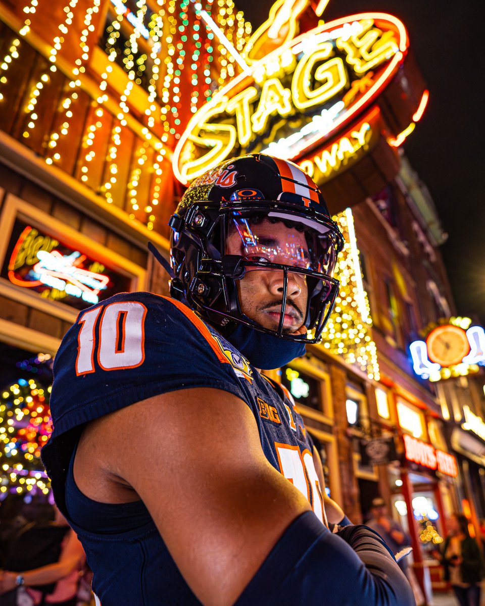 IlliniFootball's tweet image. When we said Navy in NashvILLe, we meant it.
