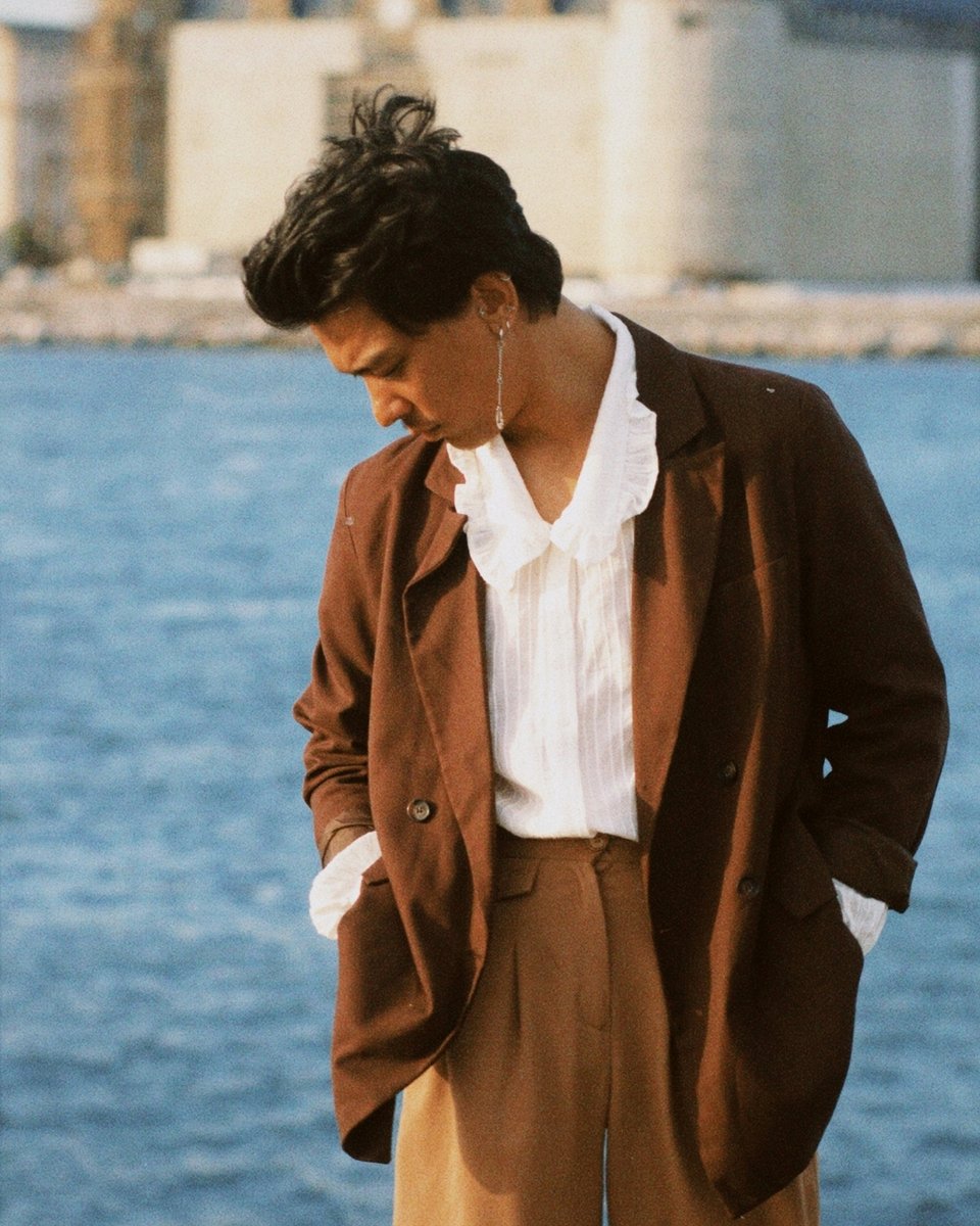 SockClub's tweet image. Fashion right now = our trending yarn colors 
🤎 Moose (chocolate brown) 
🩵 Teal (deep blue-green) 
💛 Goldenrod (vibrant yellow) 

From runways to street style, winter 2026 colors are here 

#ColorTrends #FashionTrends #CustomSocks