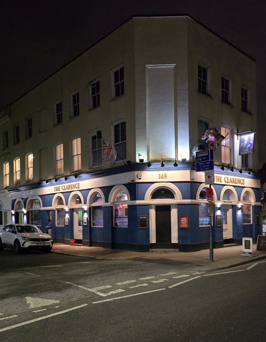 ChelseaDan5's tweet image. Protect  Proper London Council Estate Boozers that Proper Chelsea Legends drink on The Clarence North End Rd West Kensington W14🍻🍻🍻