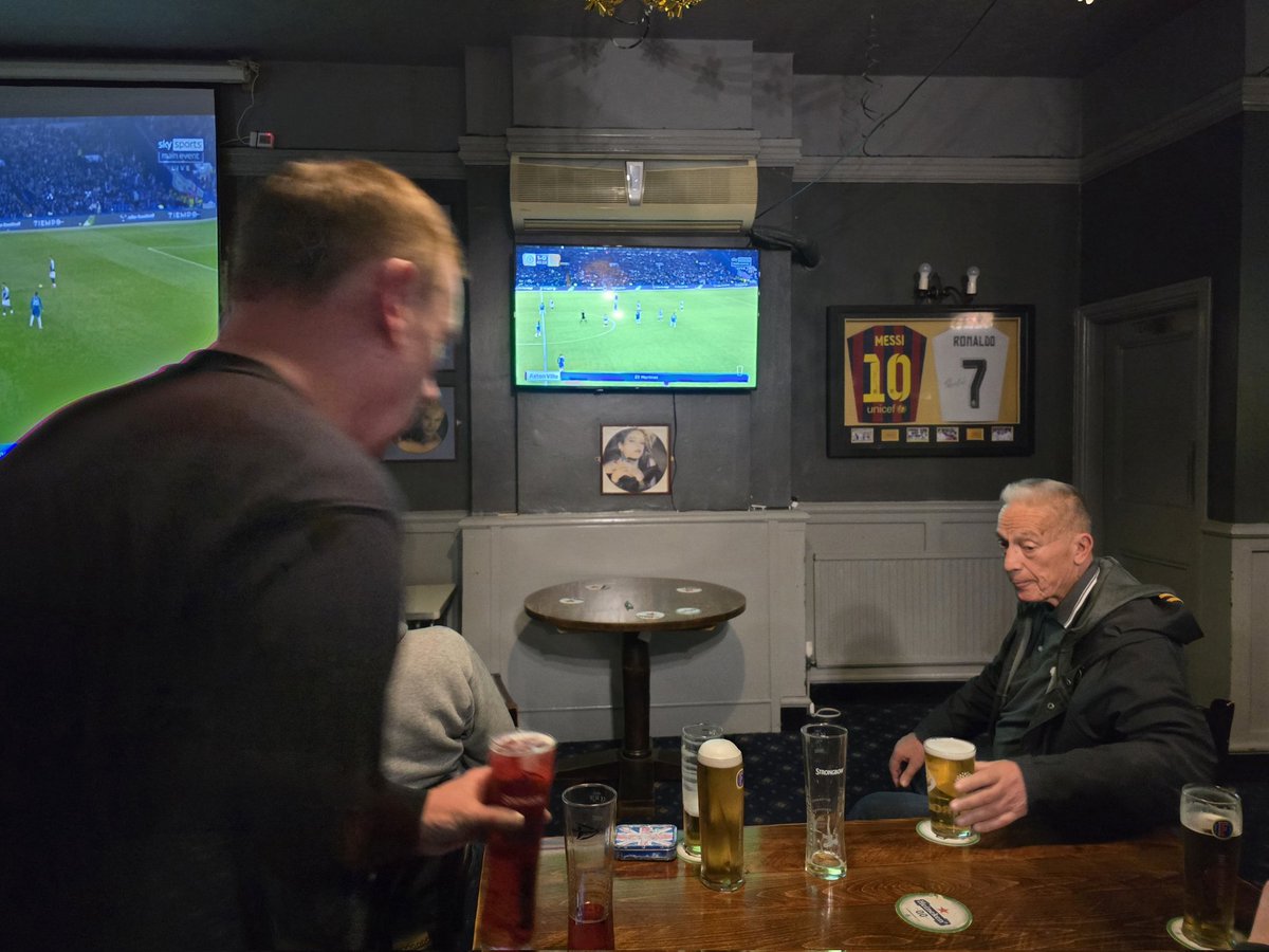 ChelseaDan5's tweet image. Protect  Proper London Council Estate Boozers that Proper Chelsea Legends drink on The Clarence North End Rd West Kensington W14🍻🍻🍻