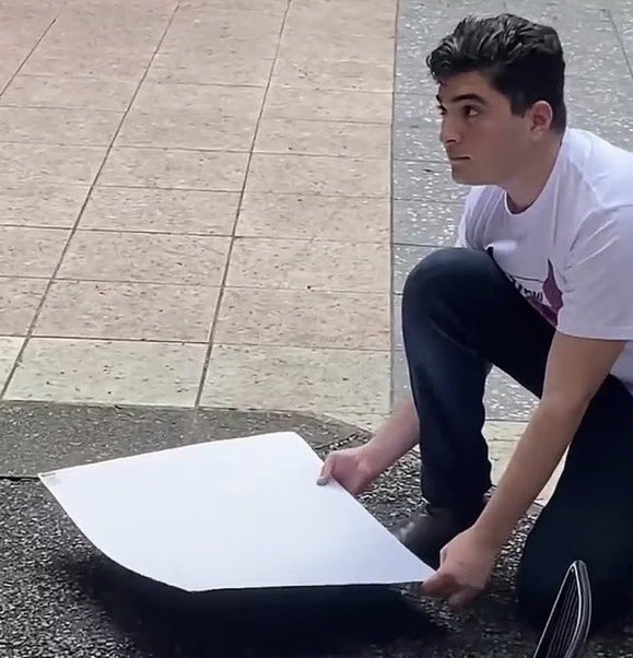 DrewPavlou's tweet image. Dear friends, I unfortunately need to ask for help and support this Christmas season.

Australian authorities keep demanding that I pay a $24,000 penalty for holding a blank sign outside the Brisbane Chinese Consulate in 2022. 

I tried to challenge them in court to win a free…