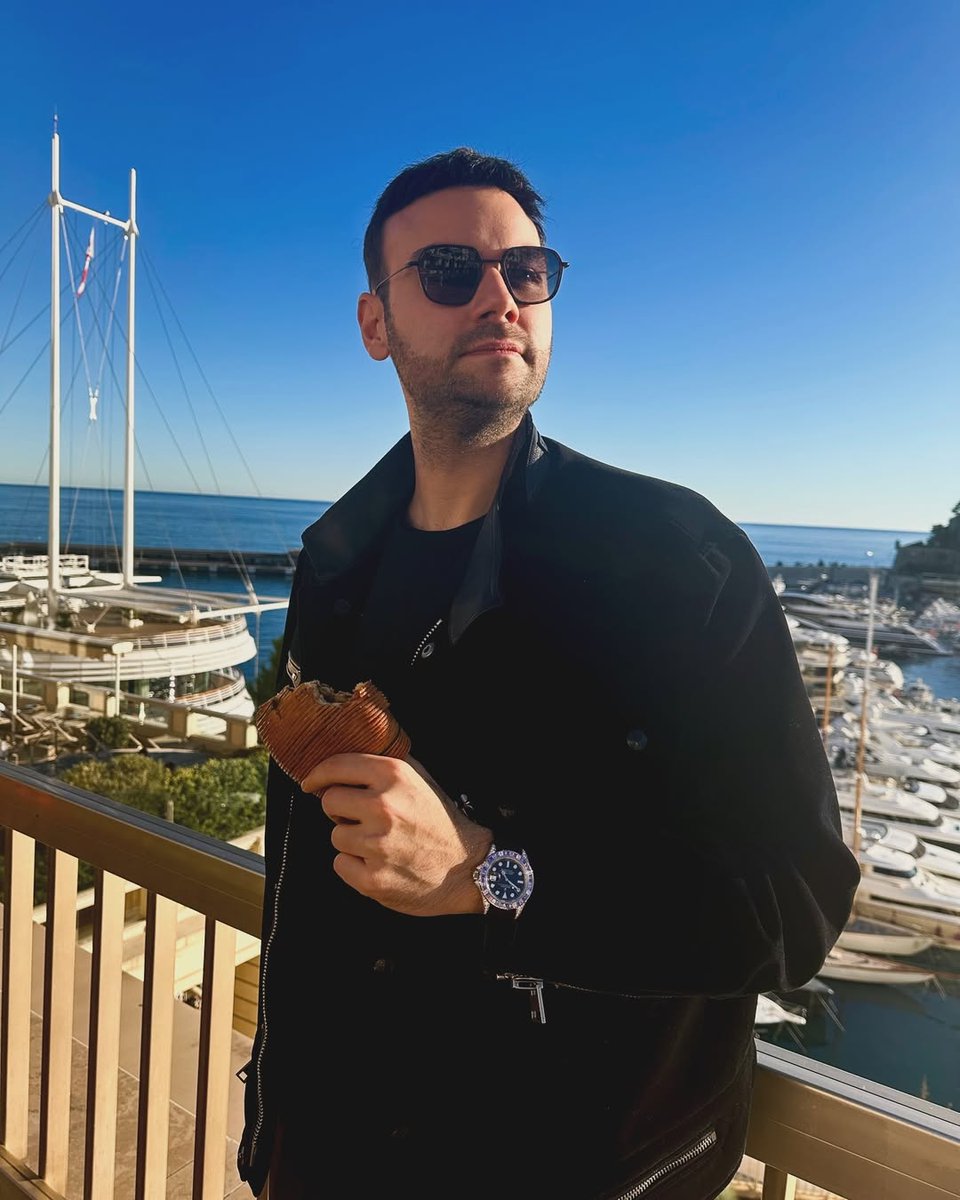 onedio's tweet photo. Faruk Sabancı: 

“Sıradan bir ailede doğmayı tercih etmezdim.” https://t.co/yK7kjB7cKT