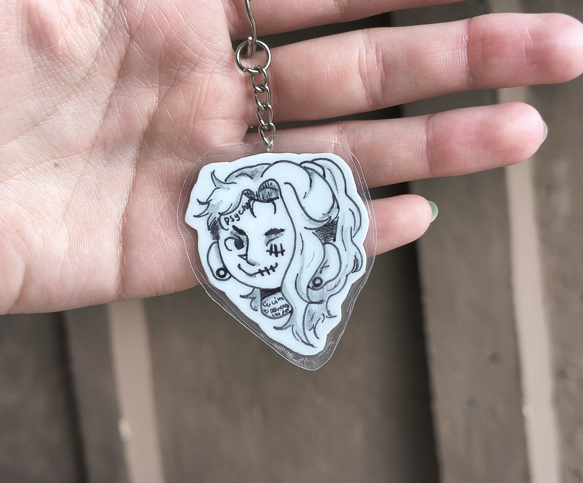 kitosoup's tweet image. ele foi promovido a chaveirinho🤏🏻