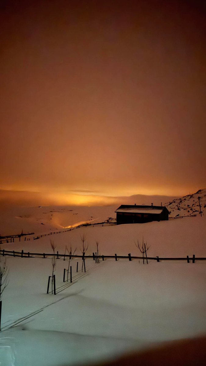 Köprübaşı, Taşlı Yaylası Madur Dağı ve sahilin ışıkları...

— Trabzon