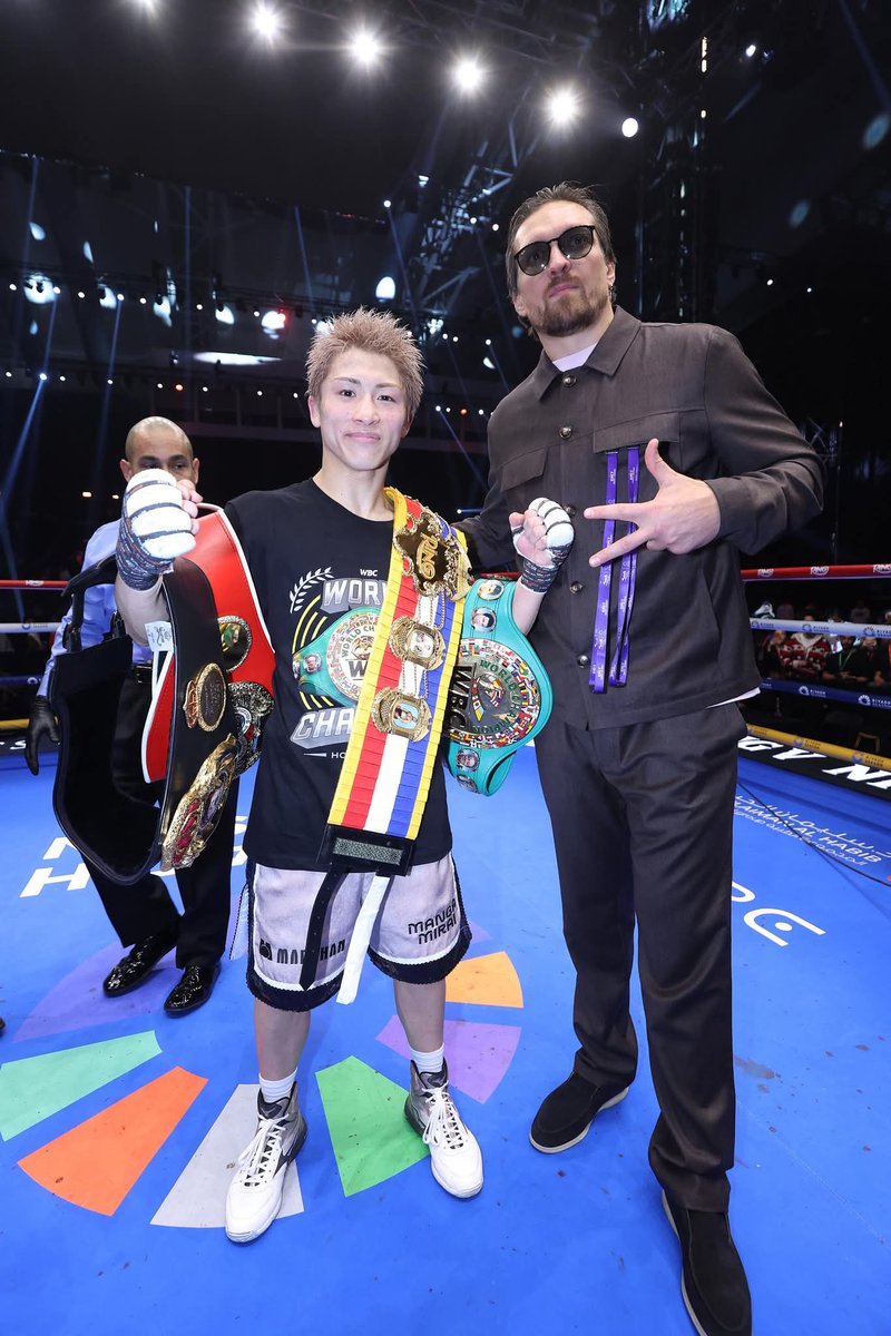 Champion recognises Champion. 🏆🥇🏅

Big man Oleksandr Usyk poses with Naoya Inoue after his unanimous decision victory over Alan David Picasso today in a picture. 
#InouePicasso