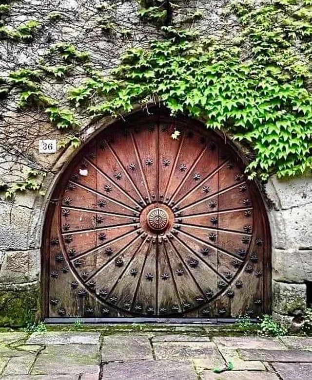 xmuse_'s tweet photo. Love me a good old door. https://t.co/9jRCFeEcpx