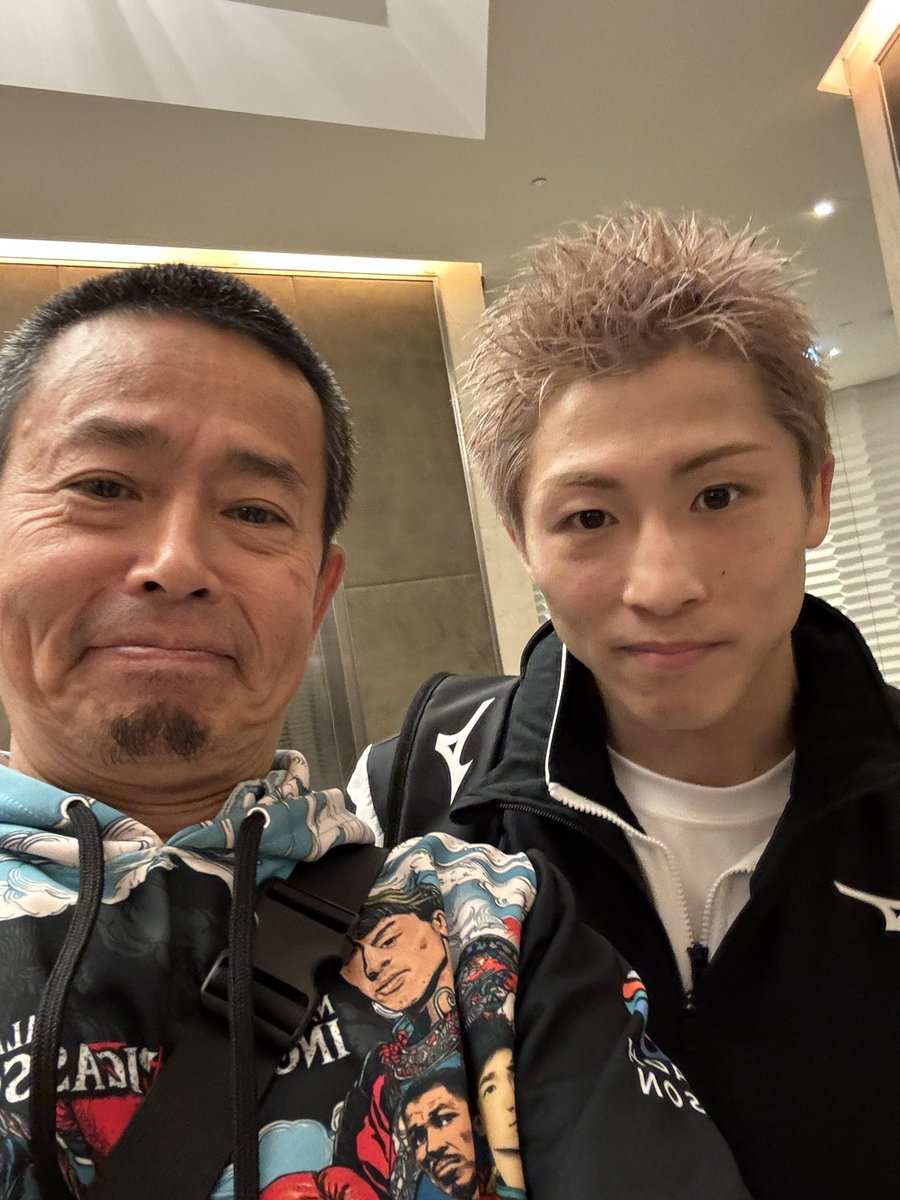 01Yochan's tweet photo. リヤドシーズンで開催された井上尚弥選手がメインイベントの試合を観戦して来ました🥰
残念ながら寺地選手のタイトルマッチは相手の体調不良により直前キャンセルになりましたが堤麗斗選手、中谷潤人選手、井上尚弥選手が勝利を納めとても楽しい時間を過ごしました。
#井上尚弥 https://t.co/EOJS8lAOXP