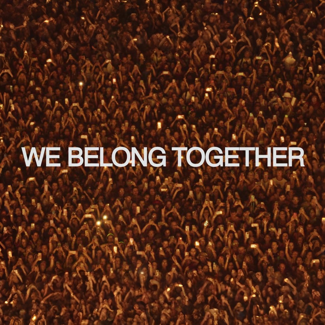 theHScrave's tweet image. ❤️ | Despite no official post or announcement from @Harry_Styles, the video for “Forever, Forever” has reached 1 million views on YouTube in just three hours!

— It has also already accumulated 218k likes.