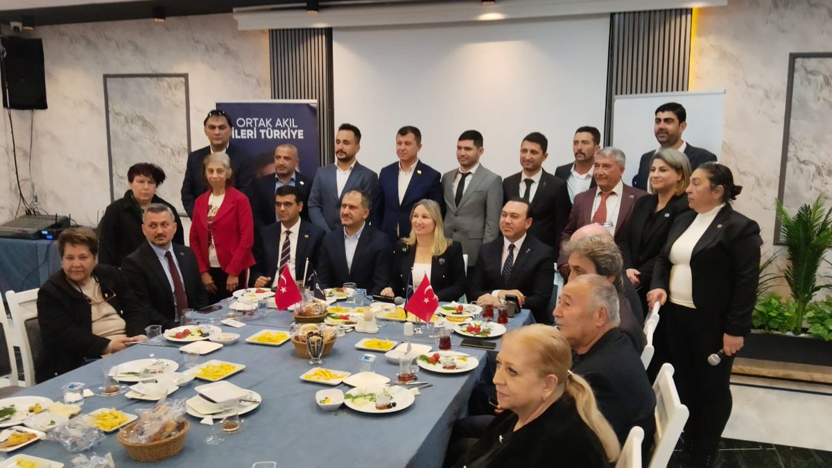 Yılın son basın toplantısında Anahtar Parti Genel Sekreterimiz Sayın @nagca01 Teşkilat Başkanımız Sayın @tahirkeskinkilic Sağlık Politikaları Başkanımız Sayın <a href="/drvaroltosun/">Dr. Varol Tosun</a> @anahtarpartiadana İl Başkan Yardımcılarımız İlçe Başkanlarımız ve basınımızın kıymetli temsilcileri ile