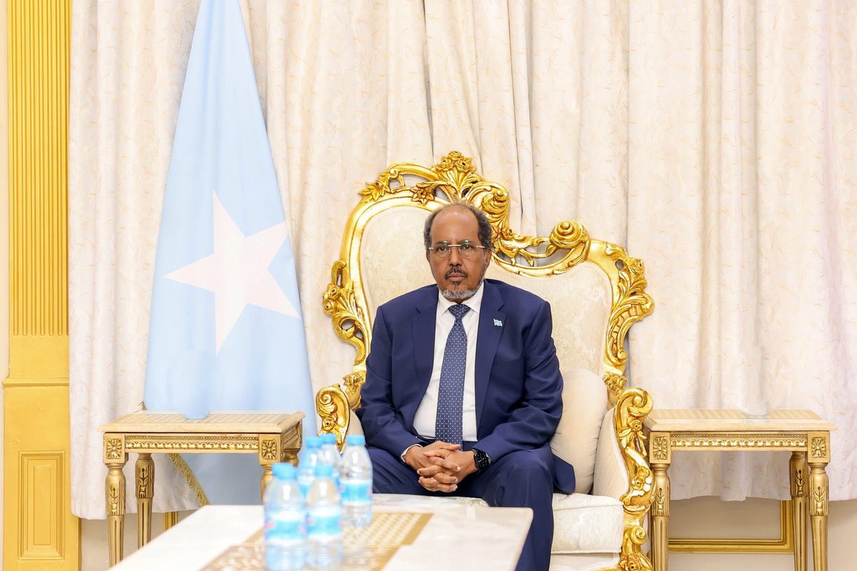 TheVillaSomalia's tweet photo. H.E. President @HassanSMohamud held a consultative meeting with former national leaders and opposition figures as part of ongoing efforts to strengthen national cohesion and unity in the face of Israel’s violations of the sovereignty and territorial integrity of the Federal Republic of Somalia.