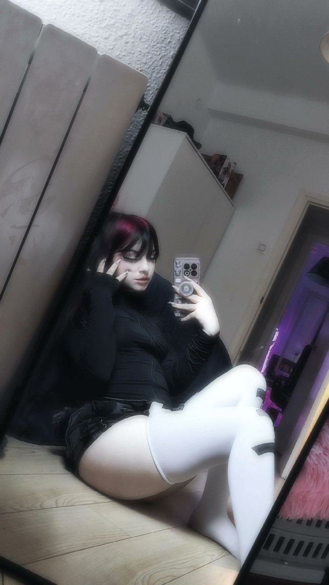 theakaleina's tweet image. 