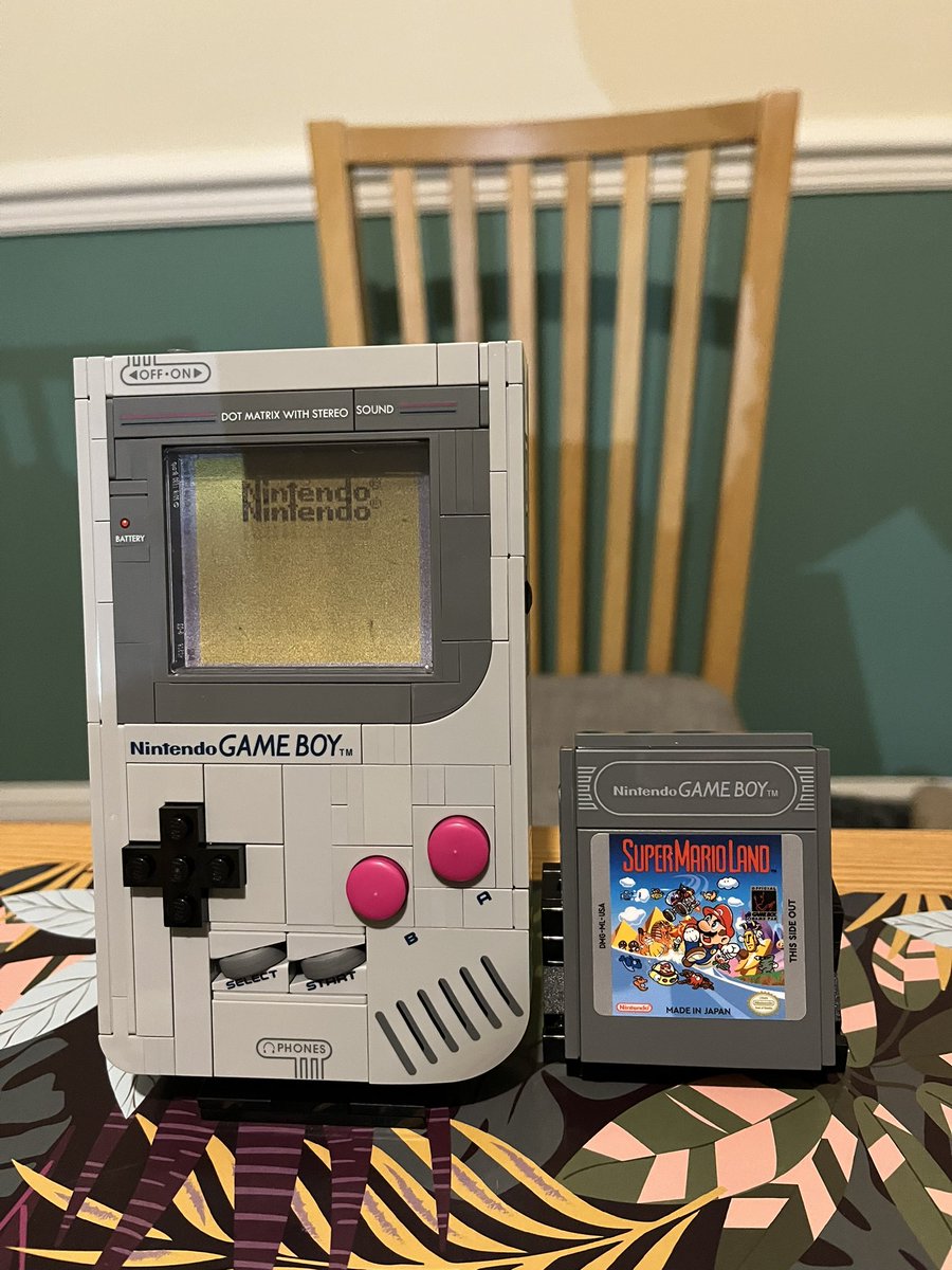 BullMarketBen's tweet photo. This was a fun build!

#lego #gameboy #nintendo https://t.co/LMwuA3QHQ5