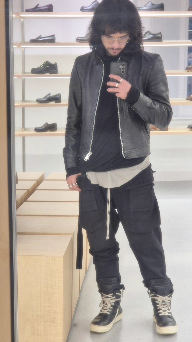 Danny 🗑️ tweet media