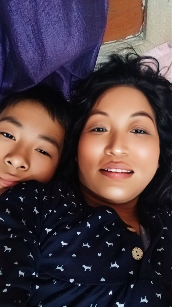 ManyingKonyak's tweet photo. Relaxing me and my son https://t.co/4rkvJGLvNC