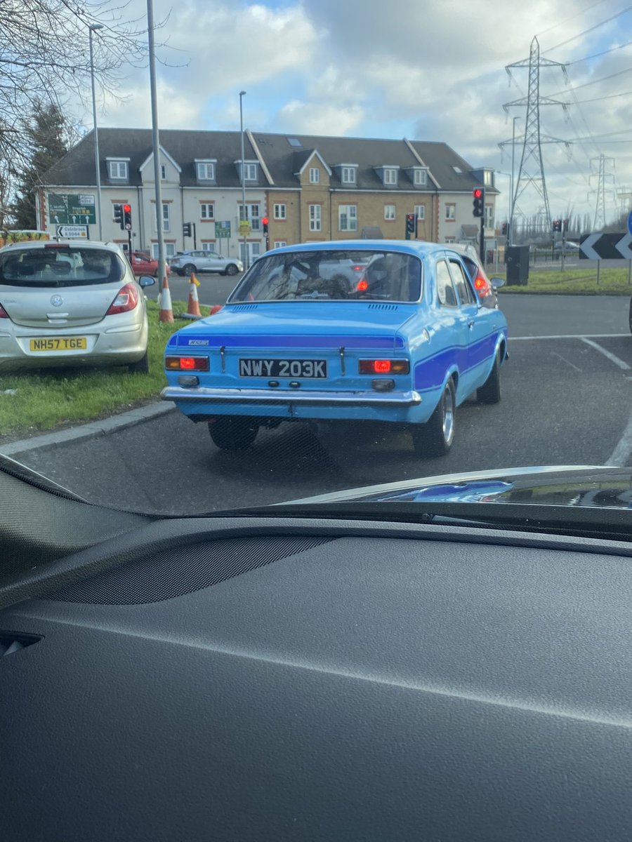 bantickjohnny's tweet photo. Saw this beauty in Staines earlier. https://t.co/3d8b0q8Krv