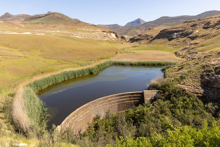 Zweli_Thixo's tweet image. I remember when my cousin was depressed, he tried committing suicide three times and failed.

But now the family was stressing, even the police were tired of arresting him. Then they called my Uncle, MaQuestion so he can speak with him and try to convince him. That time, Uncle…