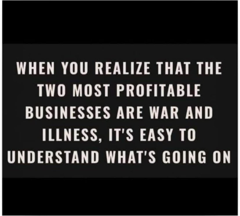 Weet je,
eigenlijk ben ik blij.
Blij 
dat de afgelopen jaren duidelijk werd,
dat we altijd in een leugen hebben geleefd.
Ik zie werkelijk alles anders.
Iedere reclame, 
ieder overheidsadvies
Iedere witte jas,
ieder goed doel..

Ik (be-) leef anders
en 
lach ze uit.

❤️🍀❤️
