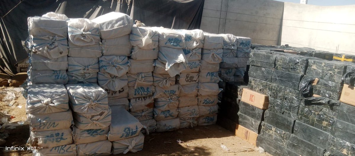 FBRSpokesperson's tweet photo. In an intelligence-based action
with support from #QuettaPolice, Customs Enforcement seized 508 cartons of assorted cigarettes worth Rs.200Million while separate actions led to seizure of mobile phones &13NCP vehicles valued at Rs.117Million.2/3
@PTVNewsOfficial
@MoIB_Official https://t.co/X8iyotbFIl