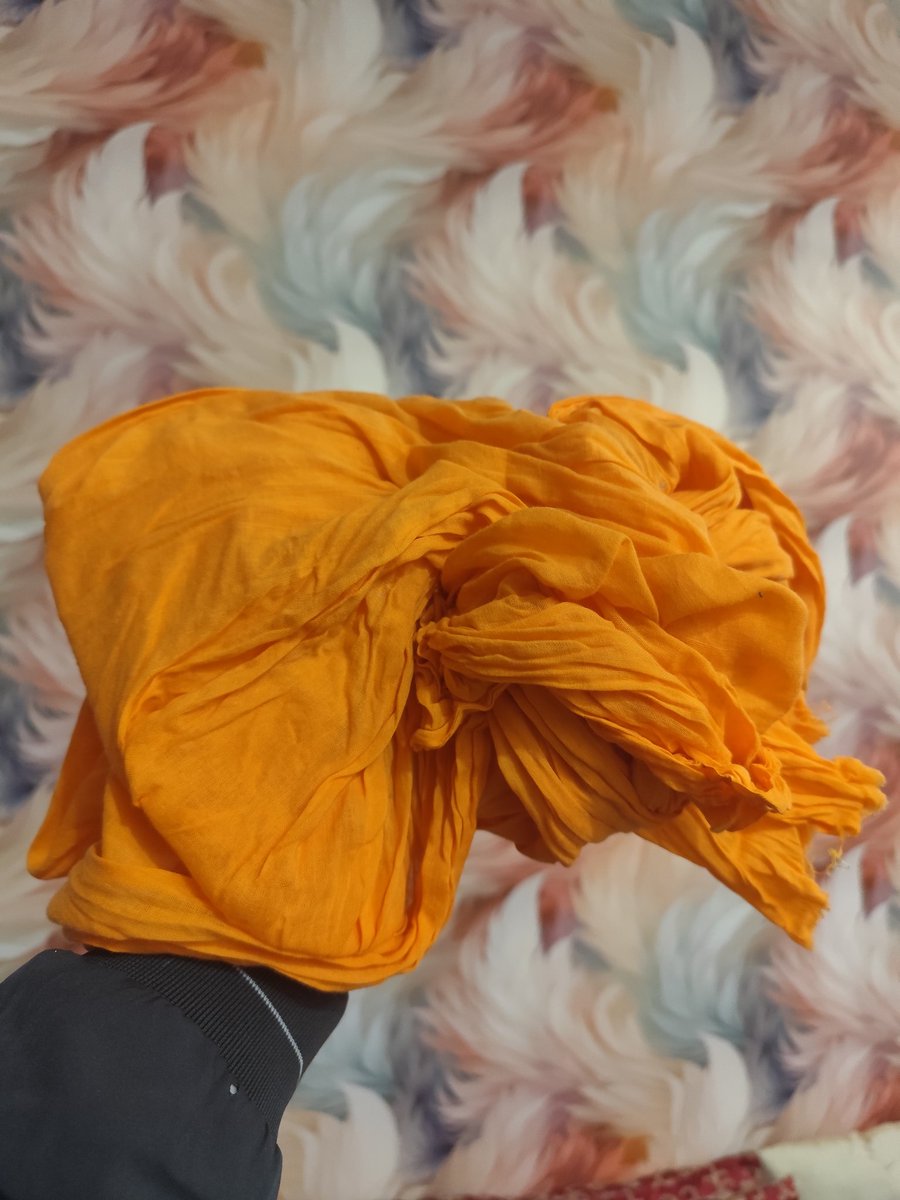 Ch_Ramchander_'s tweet image. किसान आंदोलन के समय आपने मुझे अपने हाथों से यह खुद पगड़ी बांधी थी

आप इतना क्यों बदल गए हो मुझे समझ नहीं आता आपको क्या डर है? 

आपसे विनती है आप गुरु के सिख हो कृपया उनके दिखाएं कुछ परसेंट तो सत्य के रास्ते पर चलो..🙏