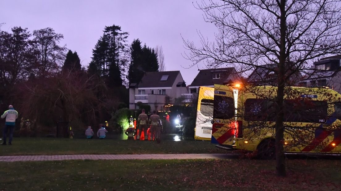 Zoektocht naar mogelijk persoon te water in Tegelen