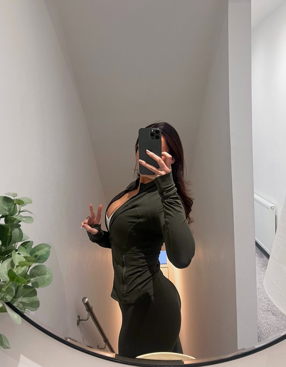maddisoncutex's tweet photo. yes or no to my body type? be honest… https://t.co/GOhQKK2B1M