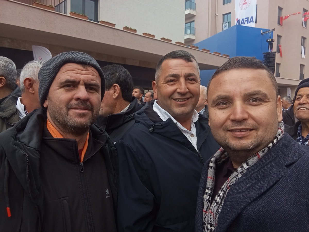 Büyüklerimizle Cumhurbaşkanımız Sayın <a href="/RTErdogan/">Recep Tayyip Erdoğan</a>’ın teşrifleriyle  455 bininci konut teslim törenine katılım sagladik.

#TürkiyeninBaşarısı 
#amanosinisiyatifi
#amanoslar 
<a href="/ademyesildal/">Adem Yeşildal.🇹🇷</a> 
<a href="/m_boyacioglu/">Mustafa Boyacıoğlu</a>