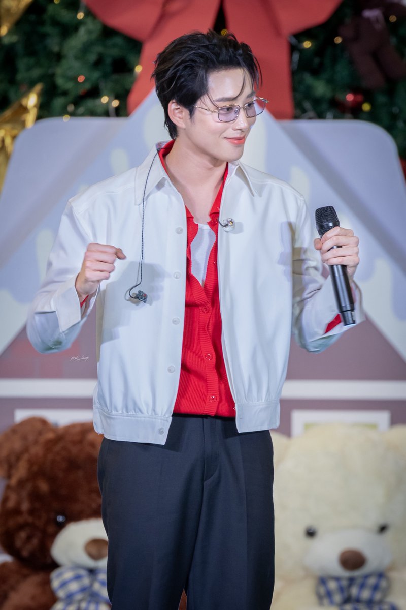 prd_Snap's tweet image. 251227 |

ฉันเป็นไก่เน่าทุกทีเลย เพราะฉันตัวเร้กที่สุด 🐥💖

&amp;lt; @EstRvp &amp;gt;

EST AT GATEWAY BANGSUE 

#GiveAHugGiveAMiraclexEST
#est_rvp