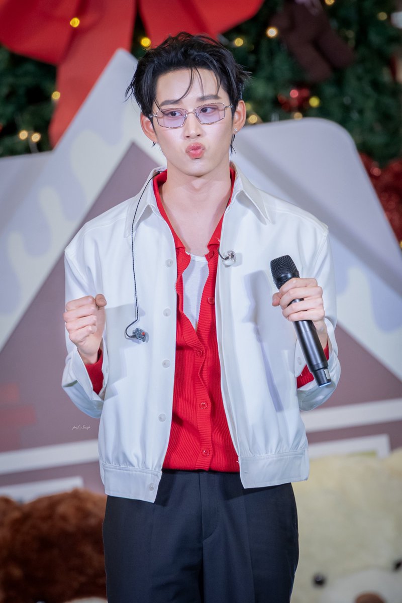 prd_Snap's tweet image. 251227 |

ฉันเป็นไก่เน่าทุกทีเลย เพราะฉันตัวเร้กที่สุด 🐥💖

&amp;lt; @EstRvp &amp;gt;

EST AT GATEWAY BANGSUE 

#GiveAHugGiveAMiraclexEST
#est_rvp