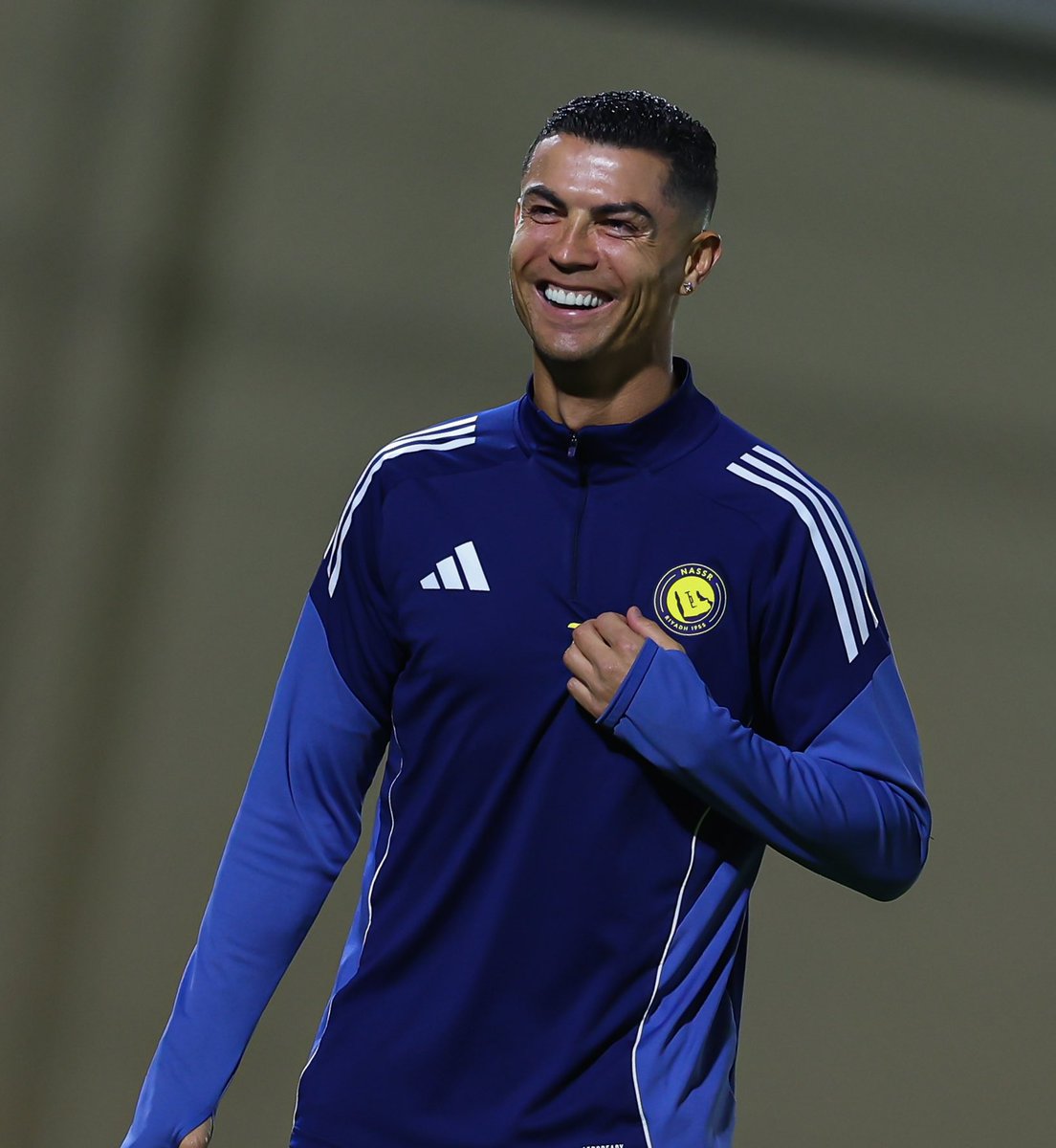 FrenchRapUS's tweet image. 🚨 LE ROI N’EST PAS MORT !!!

CRISTIANO RONALDO VIENT D’INSCRIRE UN TRIPLÉ AUJOURD’HUI AVEC AL NASSR À 40 ANS 🤯
 
LA LÉGENDE DU FOOTBALL EST EN ROUTE POUR LES 1000 BUTS.