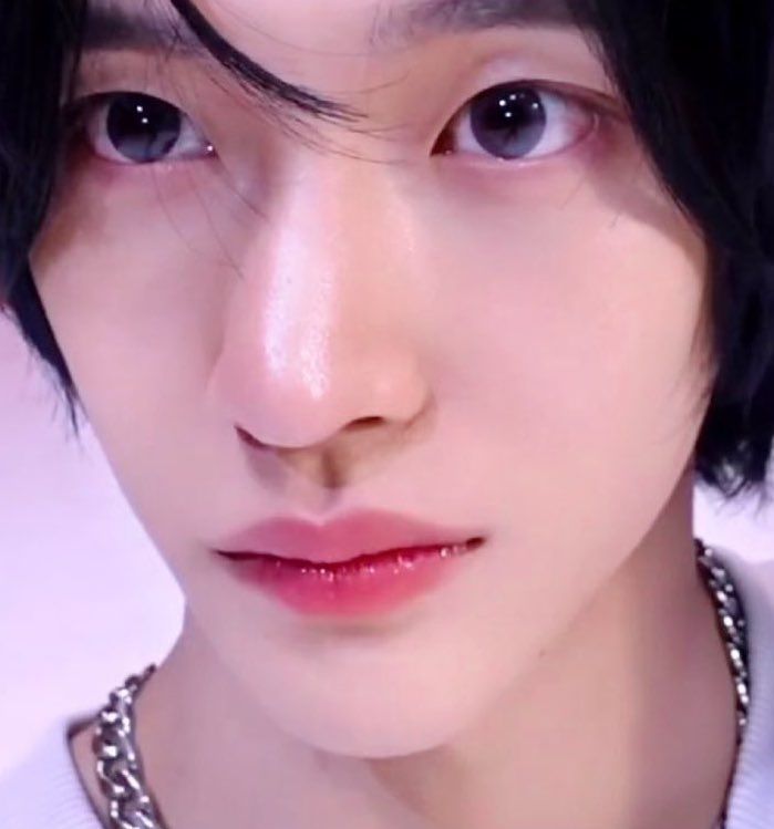 yaoidots's tweet image. Dots. sedang ingin cuddle dengan seseorang. Anyone? Nanti aku ketuk dmnya - sub