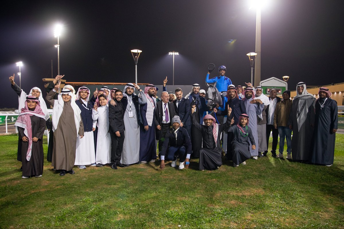 الإسطبل السماوي tweet media