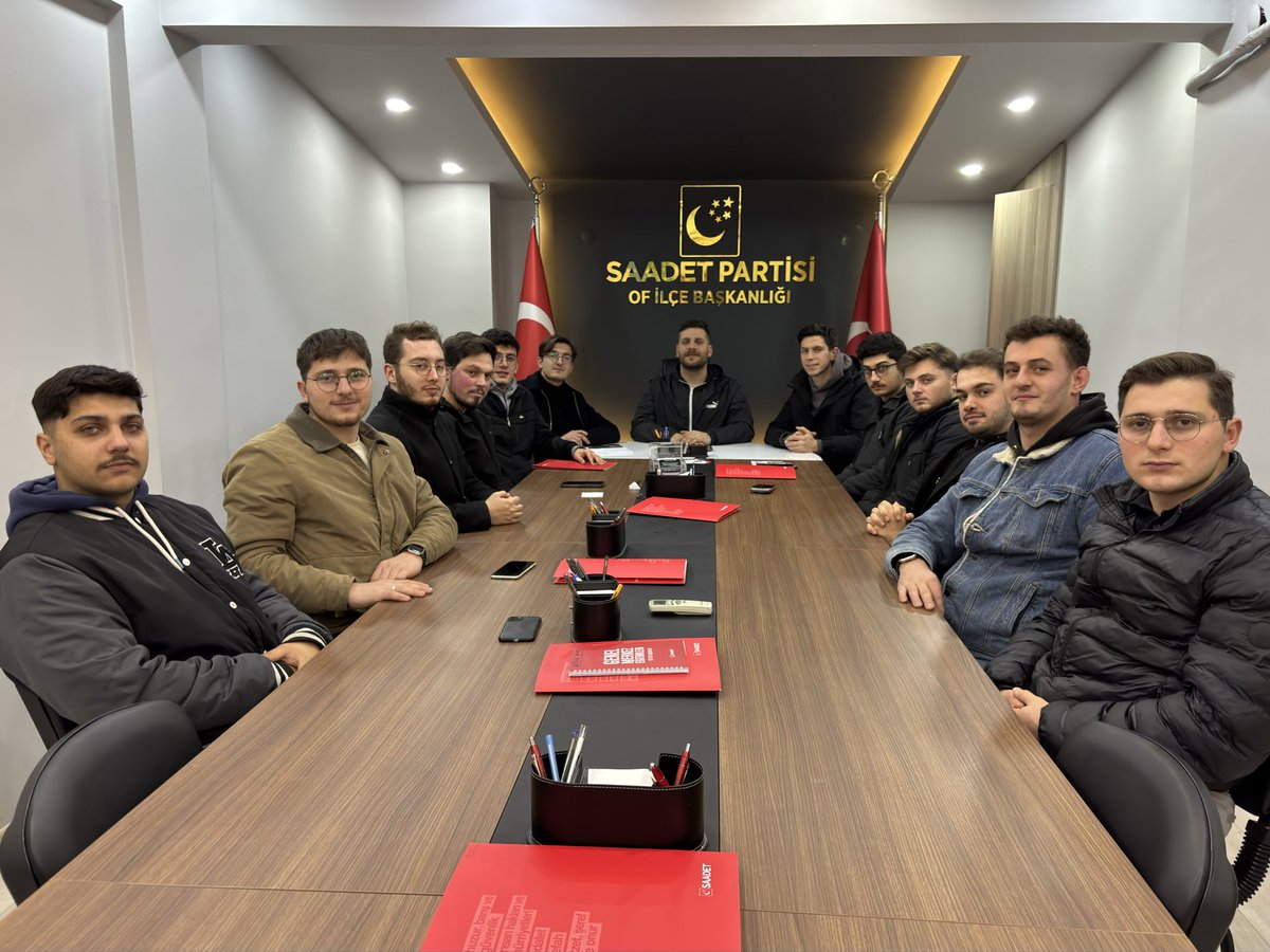 Yılın son haftalık yönetim kurulu toplantımız, İlçe Gençlik Kolları Başkanımız Mahmut Cevahir başkanlığında icra edildi. Yeni hedefler ve umutlarla 2026’ya hazırlanıyoruz.

<a href="/MahmutCevahir61/">Mahmut CEVAHİR</a>