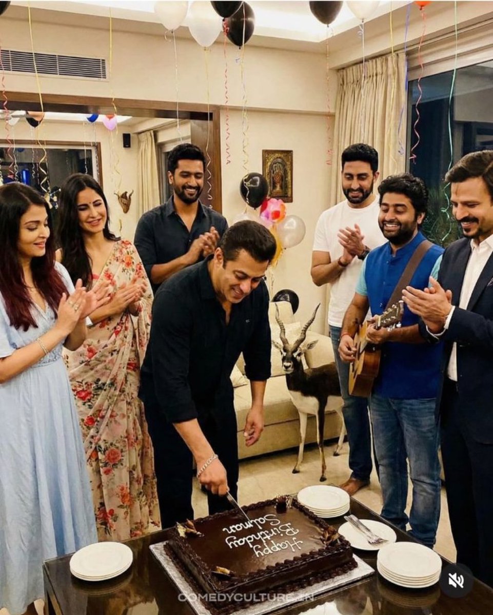 sapnamadan's tweet photo. Black buck bhi hai 🤣🤣🤣🤣 https://t.co/hP1cmHOKzq
