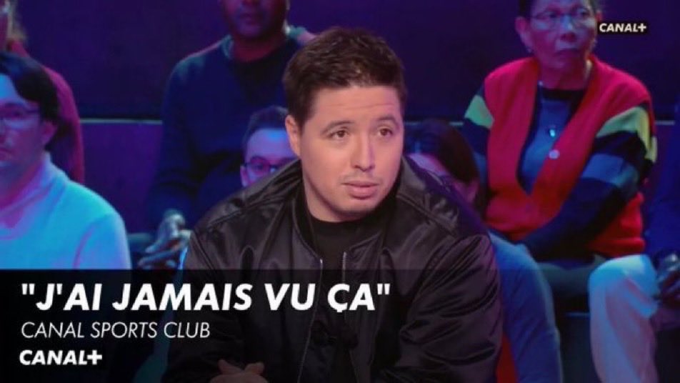 wallldooo's tweet photo. @unnoirdeter Ca fait une heure il boite autour du terrain 🤣🤣 https://t.co/ad9I1fmDCO