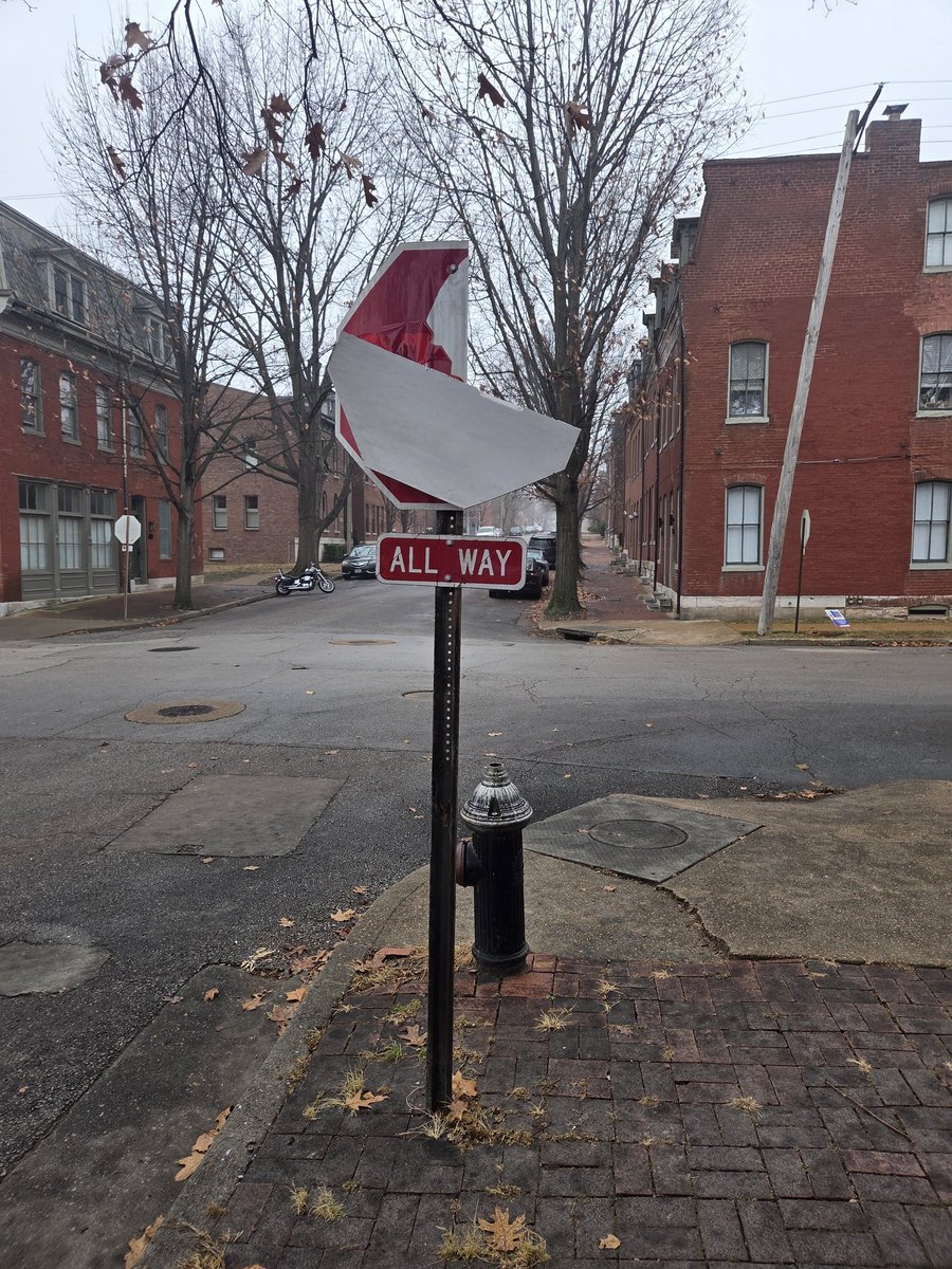 Stop sign needs replaced at NW corner of 10th and Shenandoah <a href="/stlcsb/">Citizens' Svc Bureau</a>
