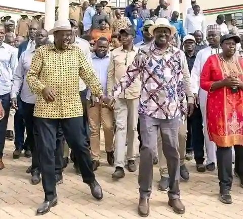 MashMMXIV's tweet photo. @JustusOpe @jimNjue_ Hapa Baba alikuwa ameshiba? Baada ya faraja? #RutoMustGo is a constant denominator across Kenya https://t.co/e0whpZHA0a