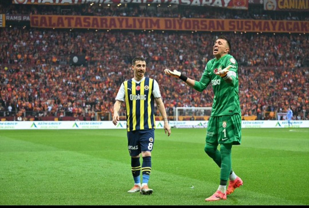 "Tüm bunlar bitip her şey geçtiğinde hatırlayacağım şey düşmanların sesleri değil, DOSTLARIMIN SESSİZLİĞİ VE KORKAKLIĞI OLACAKTIR"‼
<a href="/MHYandas/">Mert Hakan Yandaş</a> 
#MertHakanYalnızDeğildir 
#MertHakanYandas