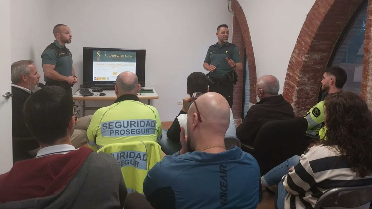 📌La @GuardiaCivil ha formado a 30 vigilantes de seguridad del Campo de Gibraltar en el uso proporcional y seguro de armas de fuego, dentro del Programa Coopera para reforzar la colaboración con la seguridad privada y mejorar la eficacia y prevención en las intervenciones.
#jaes