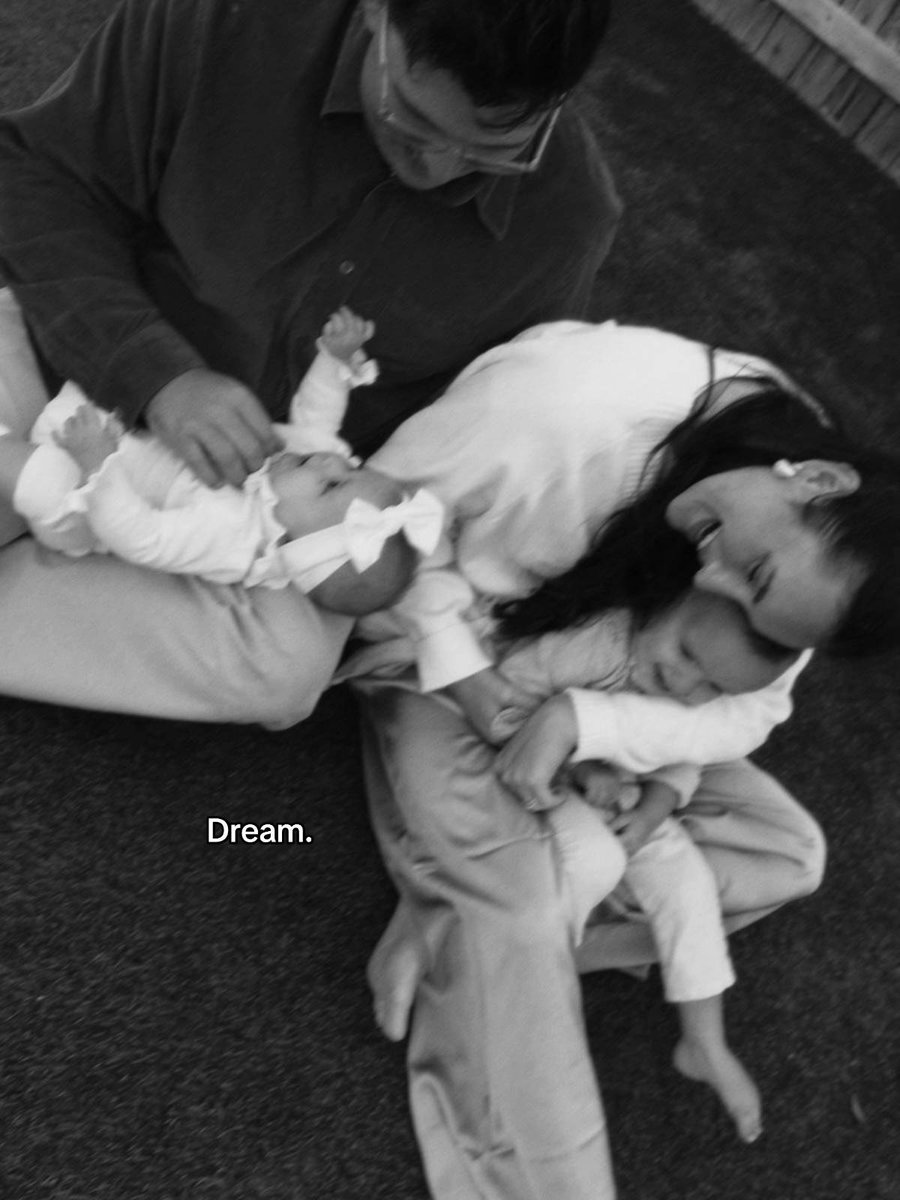 meandwho's tweet image. 