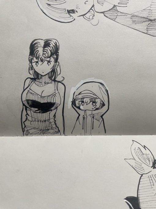 大掃除始めちゃってPC埋もれちゃったのでアナログで原稿してる 