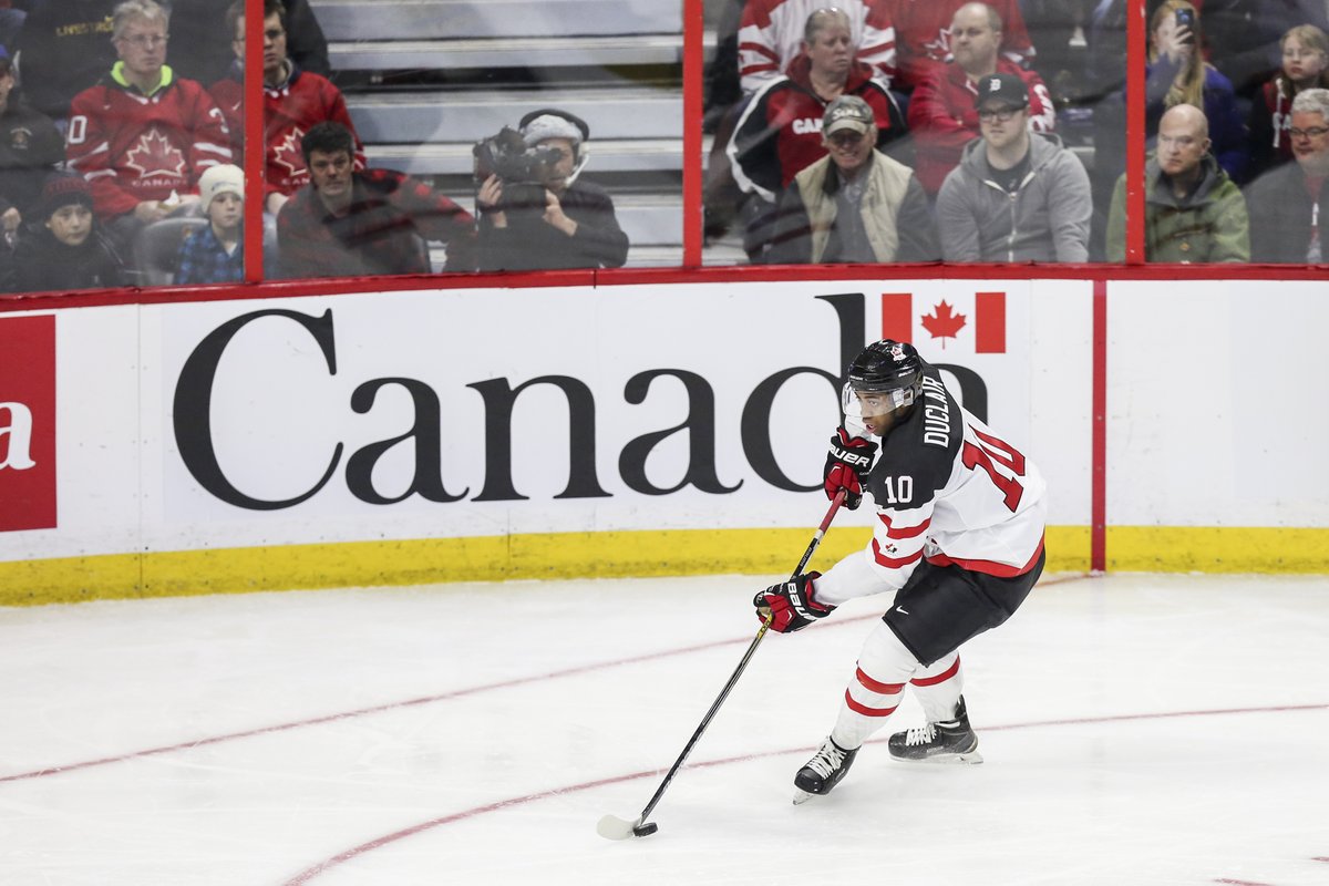 It’s the most wonderful time of the year! #WorldJuniors Hockey has returned. #Canada’s roster is stacked with top prospects and ready to chase another gold. Let's go team, the whole country is behind you! Where are you cheering from? 🇨🇦🏒🥇

📷 Canadian Heritage