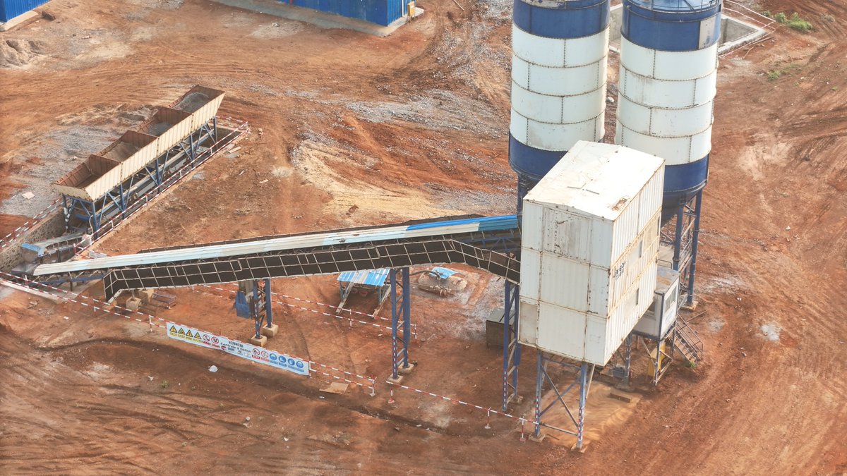 SISC_SA's tweet image. #infrastructure｜📍#Projet Lot 3 de la RN1: le 24 septembre, nouvelle étape majeure pour la construction de l’usine ! Centrale à béton HZS60 achevée &amp;amp; essais de liaison terminés avec succès. 
Tous les systèmes en marche stable, capacité de production de béton obtenue 
✔️ Garantie
