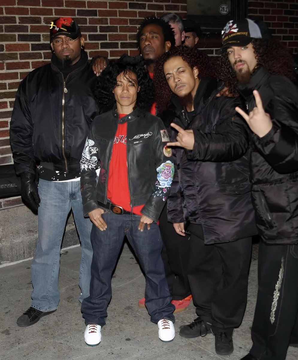 mylovedes_1's tweet image. this is how i feel rapping everybody part on Int’l players anthem