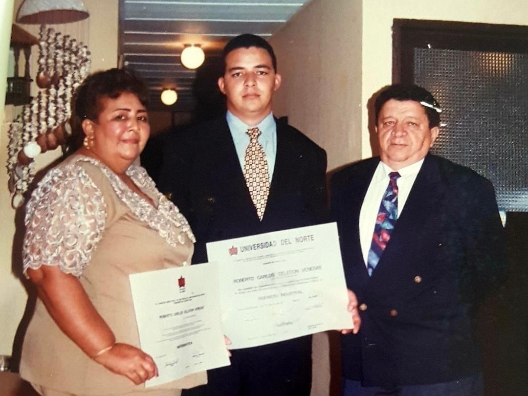 ¡Un orgullo celebrar los 30 años de graduados del programa de Ingeniería Industrial de <a href="/UninorteCo/">Universidad del Norte</a>! Un momento para recordar, reír y compartir historias con amigos de la promoción 1995. ¡Celebremos juntos los logros, las aventuras y los momentos inolvidables🎓🫂!