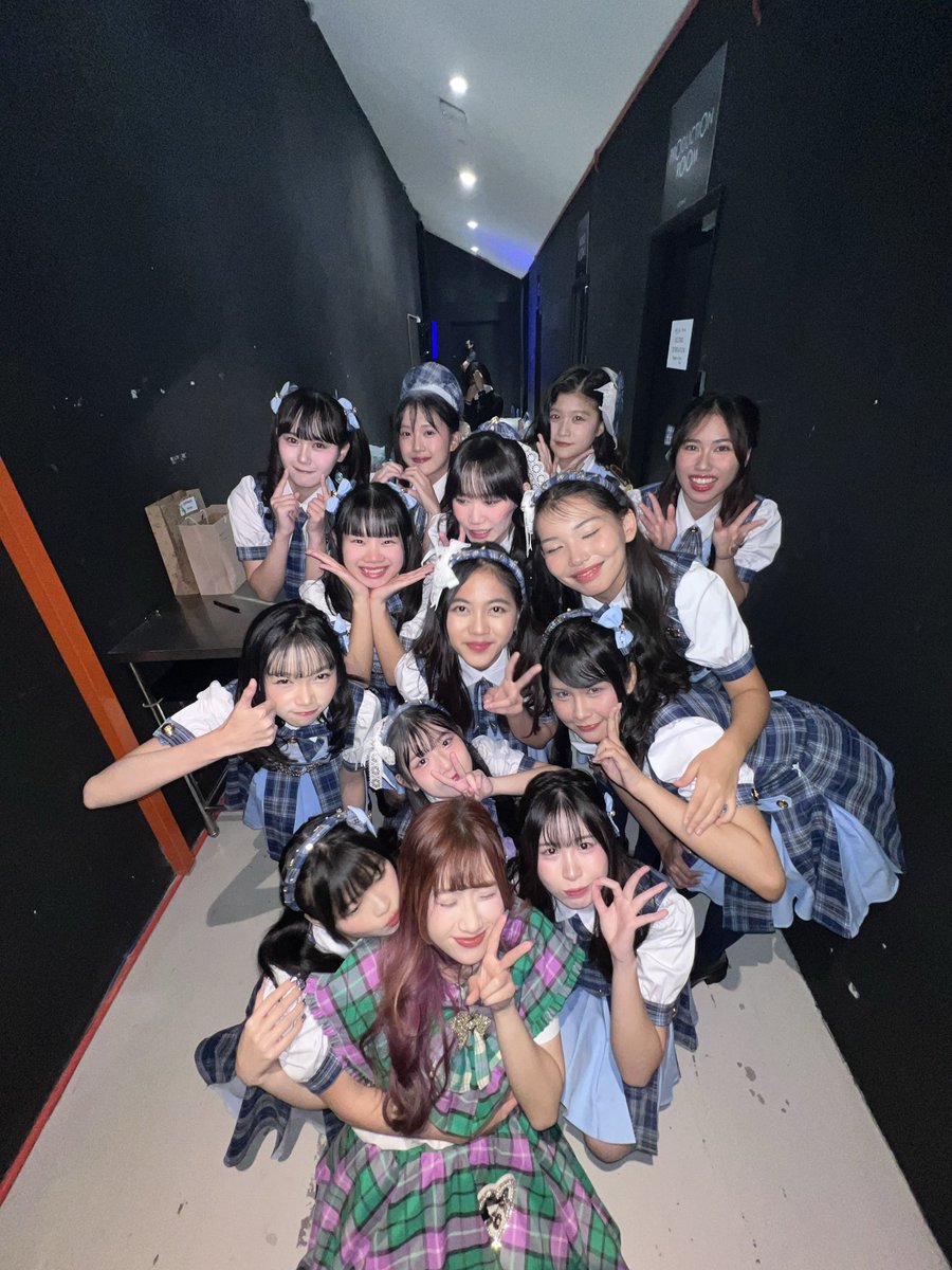 congrats🥰 to my 2nd gen babies for debuting you’ve worked so hard from audition to now im so proud of you🩷✨ good job today oatukaresama🌟